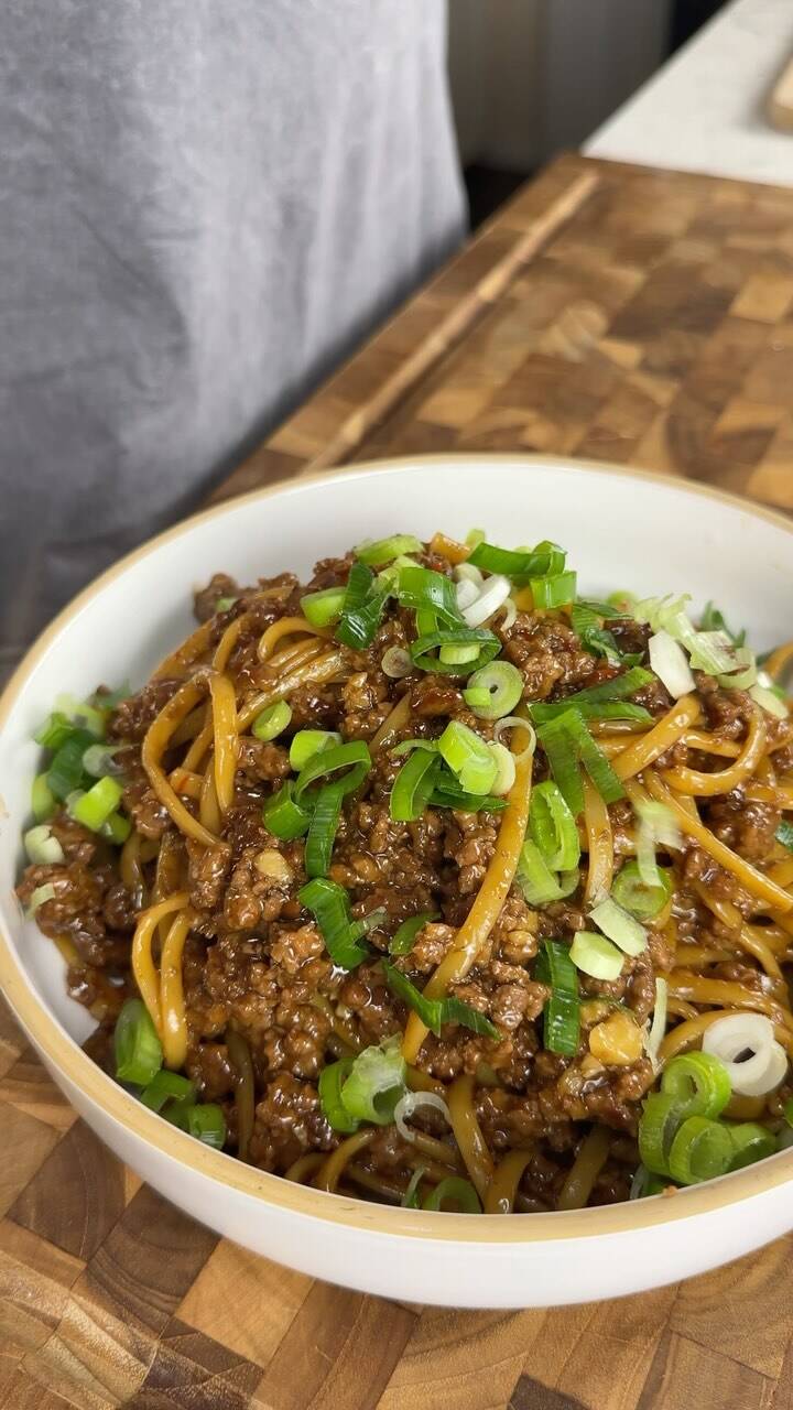 "Quick and Flavorful Mongolian Beef Noodles: A High-Protein Delight in 30 Minutes!" recipe thumbnail