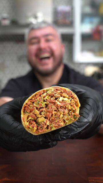 "Delicious Chopped Pepperoni Wraps: A Quick and Tasty Snack" recipe thumbnail