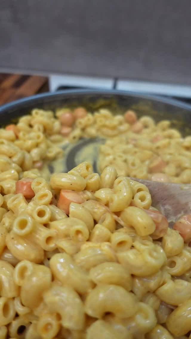 "Budget-Friendly Pasta with Sausages and Creamy Cheddar Sauce" recipe thumbnail