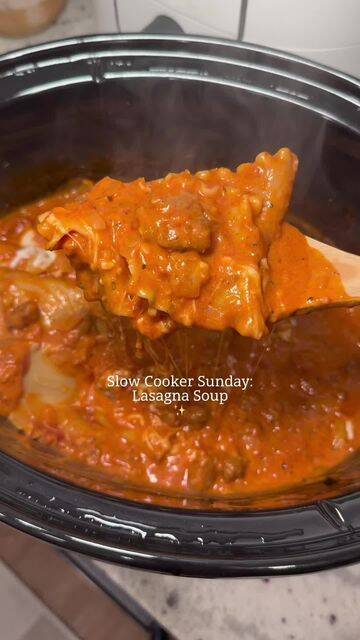 "Cozy Lasagna Soup: A Comforting Crock-Pot Delight!" recipe thumbnail