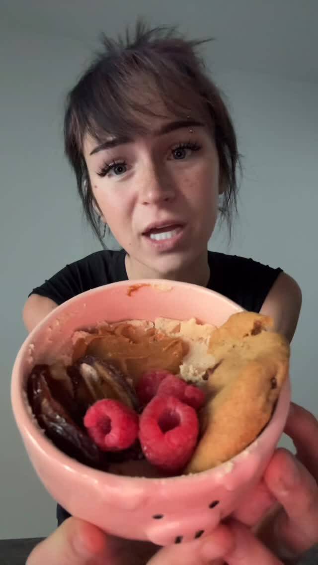 "Ultimate Yogurt Bowl: Indulge in a Protein-Packed Delight with Creative Toppings!" recipe thumbnail