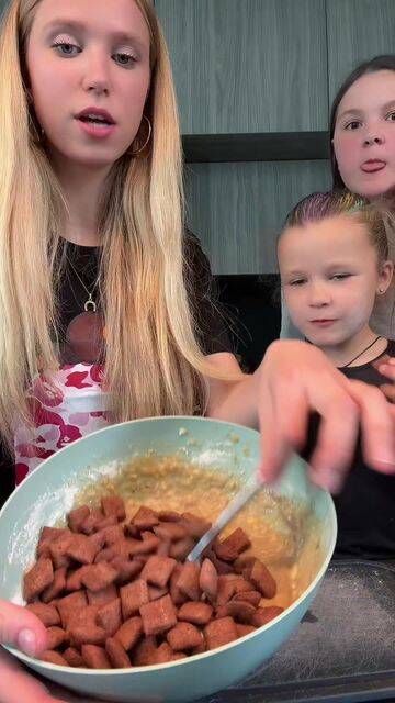 "Delicious Banana Bread with a Chocolate Twist" recipe thumbnail