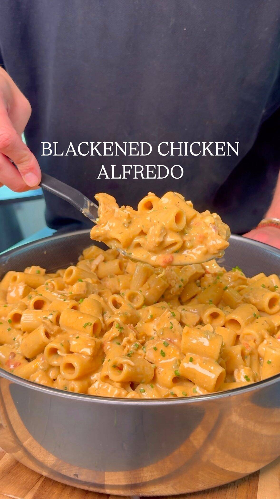 One-Pan Blackened Chicken Alfredo: High-Protein Meal Prep for Weight Loss recipe thumbnail