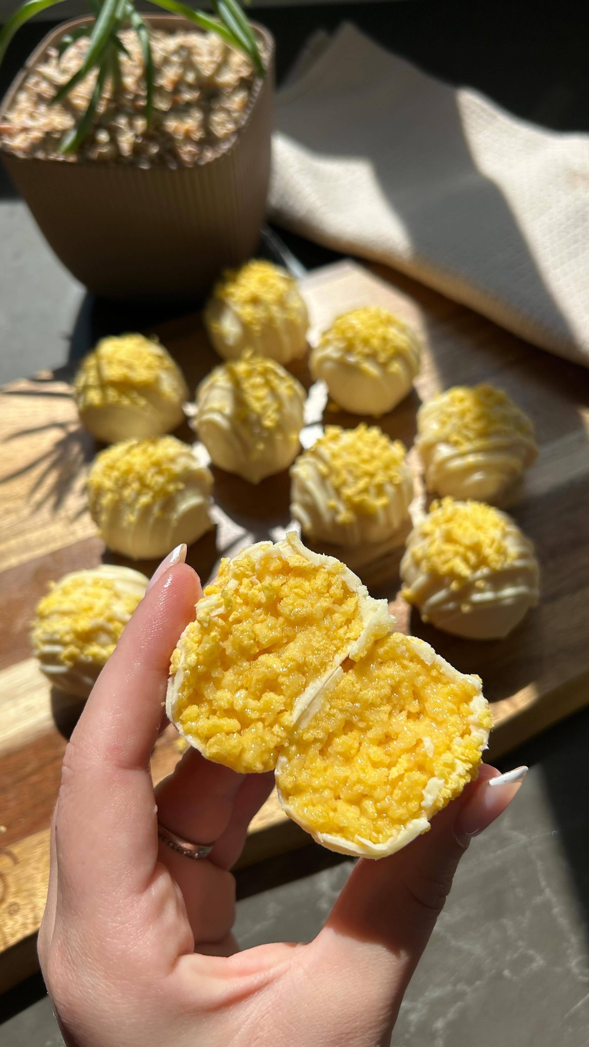 "Easy No-Bake White Chocolate and Cornflakes Balls for Passover" recipe thumbnail