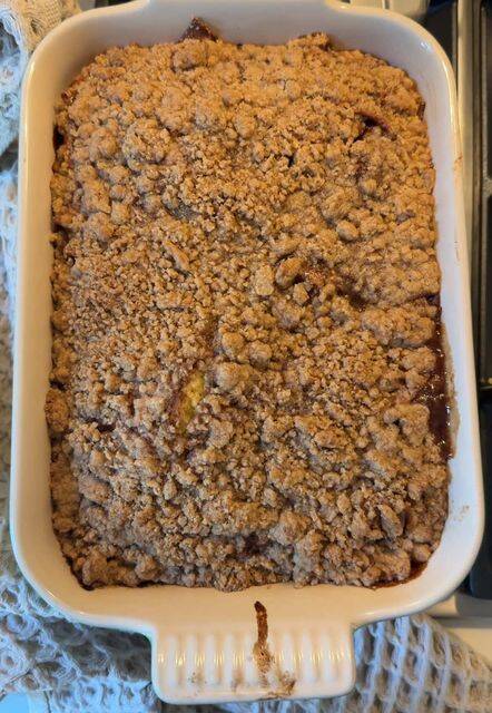 Decadent Apple Cinnamon Crumble Cake: A Perfect Winter Dessert recipe thumbnail