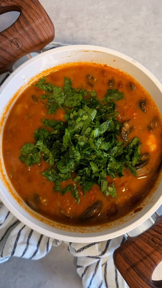 "Comforting Shrimp and Mushroom Feijoada: A Taste of Home" recipe thumbnail