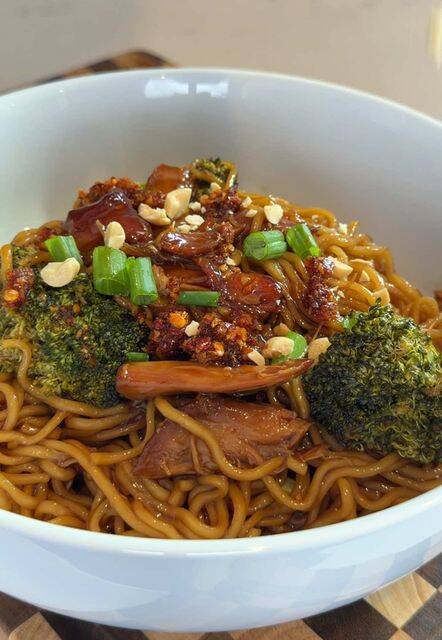 Easy Crockpot Chicken Teriyaki with Broccoli and Noodles: A Family-Friendly Dinner Delight! recipe thumbnail