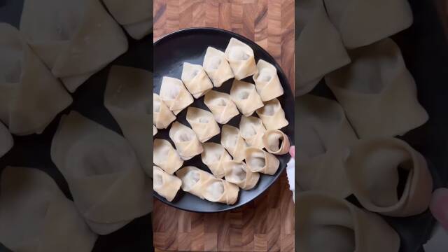 Hot & Sour Wonton Lemongrass Soup 🍲 recipe thumbnail