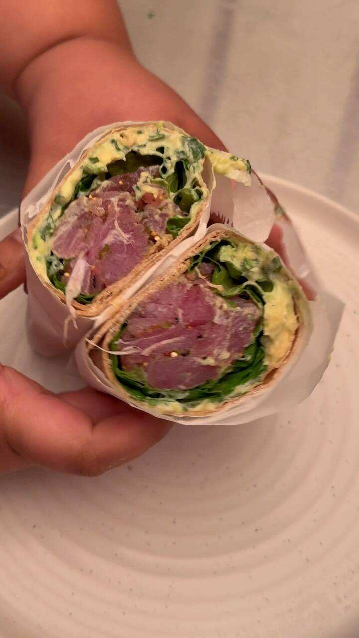 Easy Avocado Tuna Wrap: A Quick and Delicious Dinner Solution recipe thumbnail