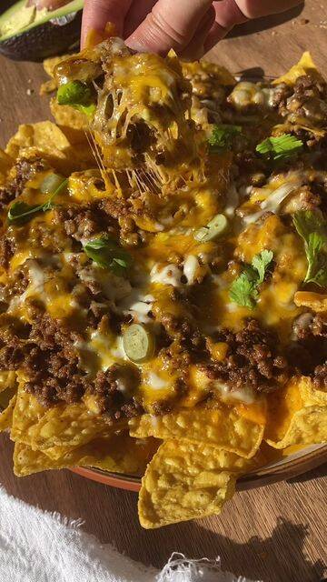 Ultimate Cheesy Beef Nachos: A Deliciously Easy Snack! recipe thumbnail