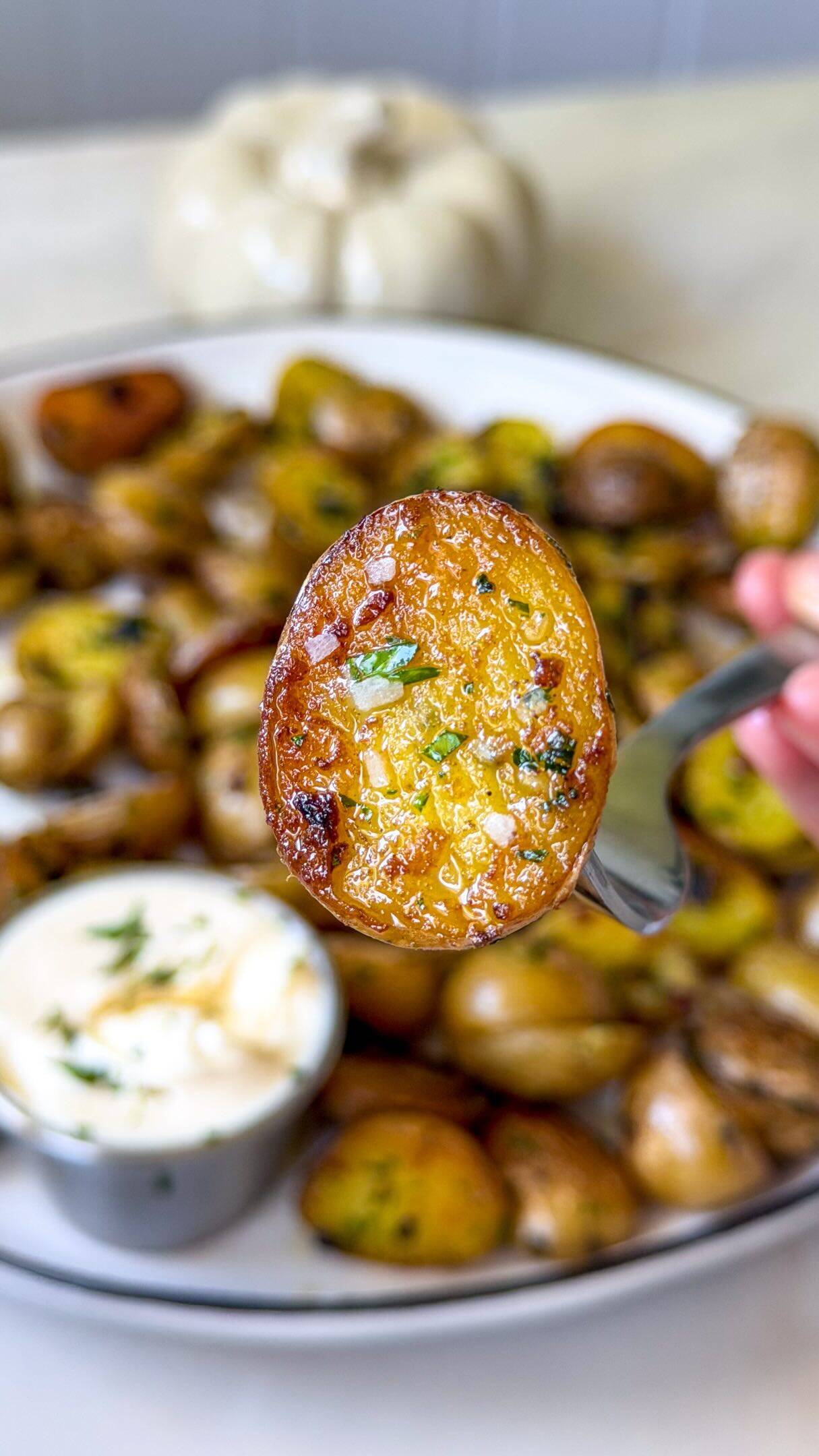 Crispy Garlic Butter Baby Potatoes: The Perfect 15-Minute Summer Side Dish recipe thumbnail