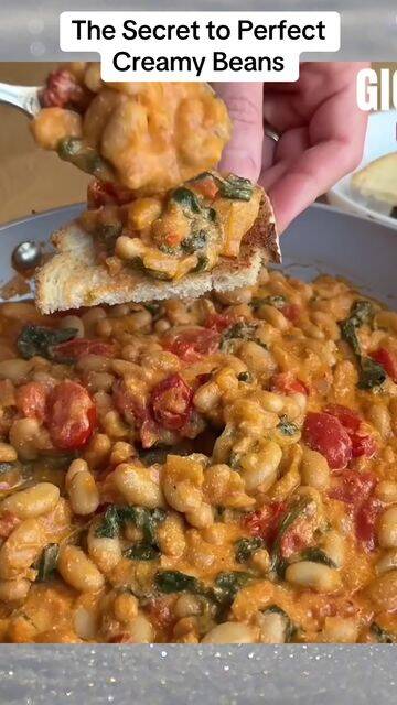 10-Minute Creamy Cannellini Bean Skillet: A Rustic Italian Delight recipe thumbnail