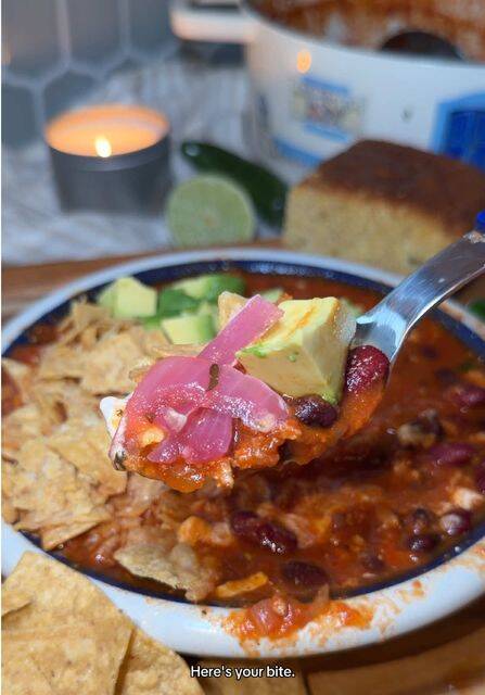 Flavorful and Easy Turkey Chili: A Quick and Delicious Recipe! recipe thumbnail