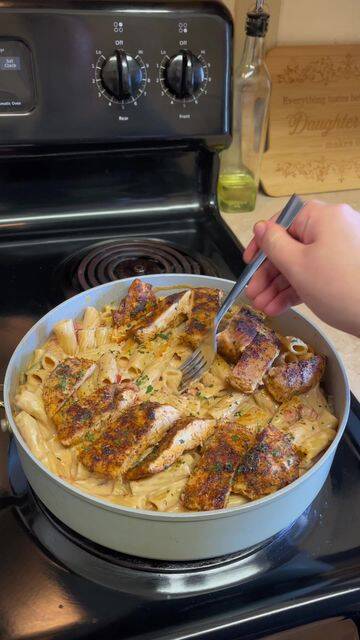 Spicy Cajun Chicken Rigatoni: A Creamy and Flavorful Delight recipe thumbnail