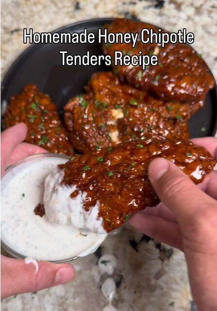 Crispy Honey Chipotle Chicken Tenders: A Flavor Explosion! recipe thumbnail