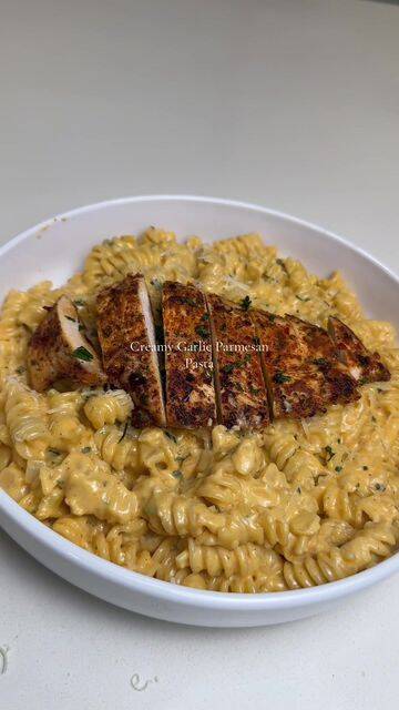 Garlic Parmesan Pasta Delight with Sautéed Chicken recipe thumbnail