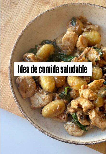 Ñoquis Cremosos con Pollo y Espinacas: Una Comida Saludable y Deliciosa 🥗 recipe thumbnail