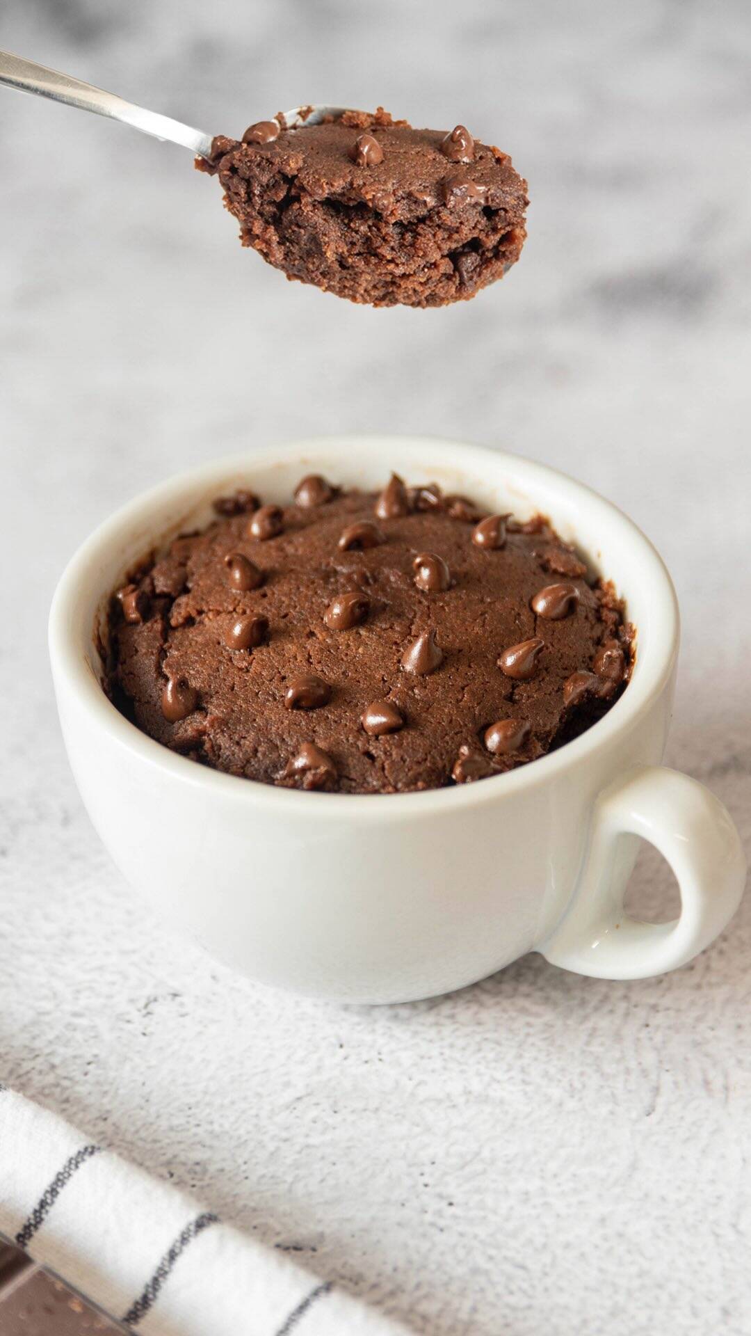 Brownie Rápido en Taza: Listo en un Minuto al Microondas recipe thumbnail