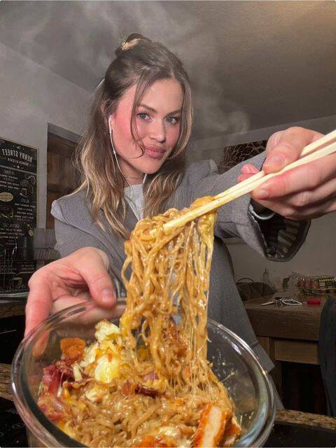 Foto de la receta ¡El Ramen Brutal! Una Explosiva Receta de Yatekomo con Panceta Crujiente y Pollo Picante