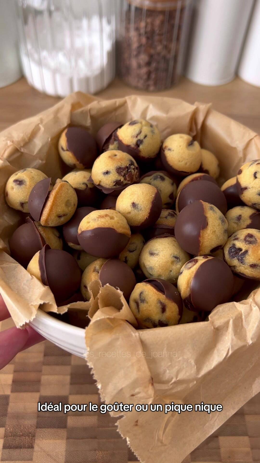 Chocolate Cookie Bites with Milk Chocolate Filling recipe thumbnail