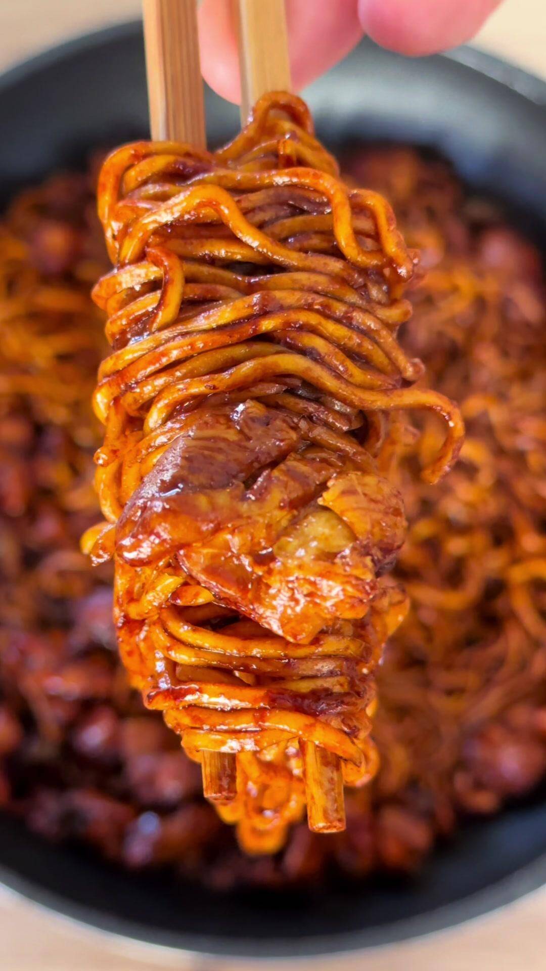 Fideos Chinos con Pollo Agridulce en 20 Minutos 🍜🍗🍯