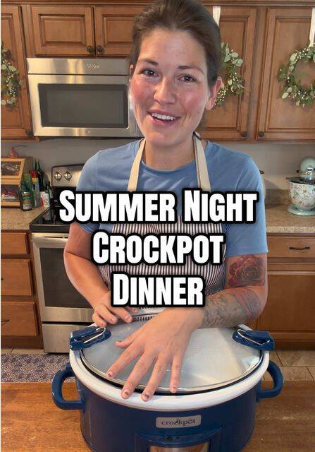 Crock-Pot Cheesy Chicken, Potatoes, and Broccoli Dinner recipe thumbnail