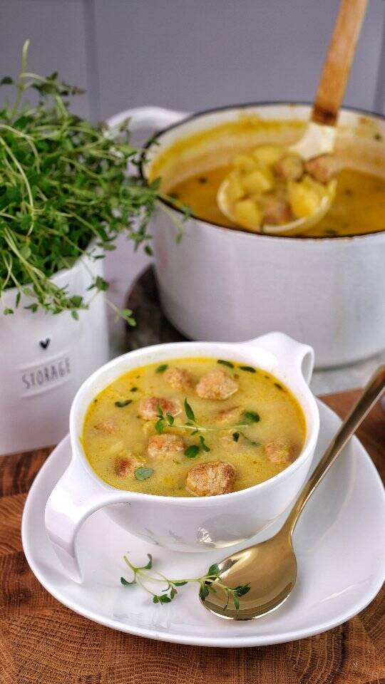 Leek Soup with Mini Meatballs and Grana Padano Cheese recipe thumbnail